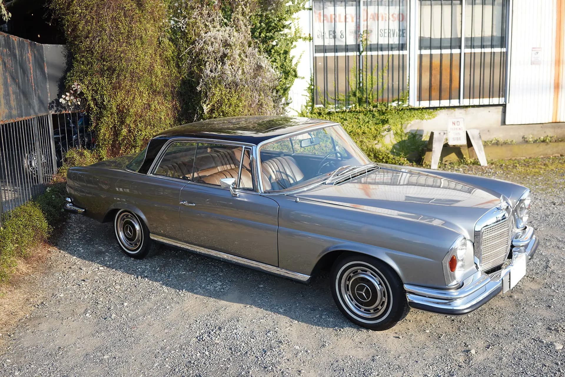 1971_mercedes-benz_w111_280_se3.5_coupe.jpg