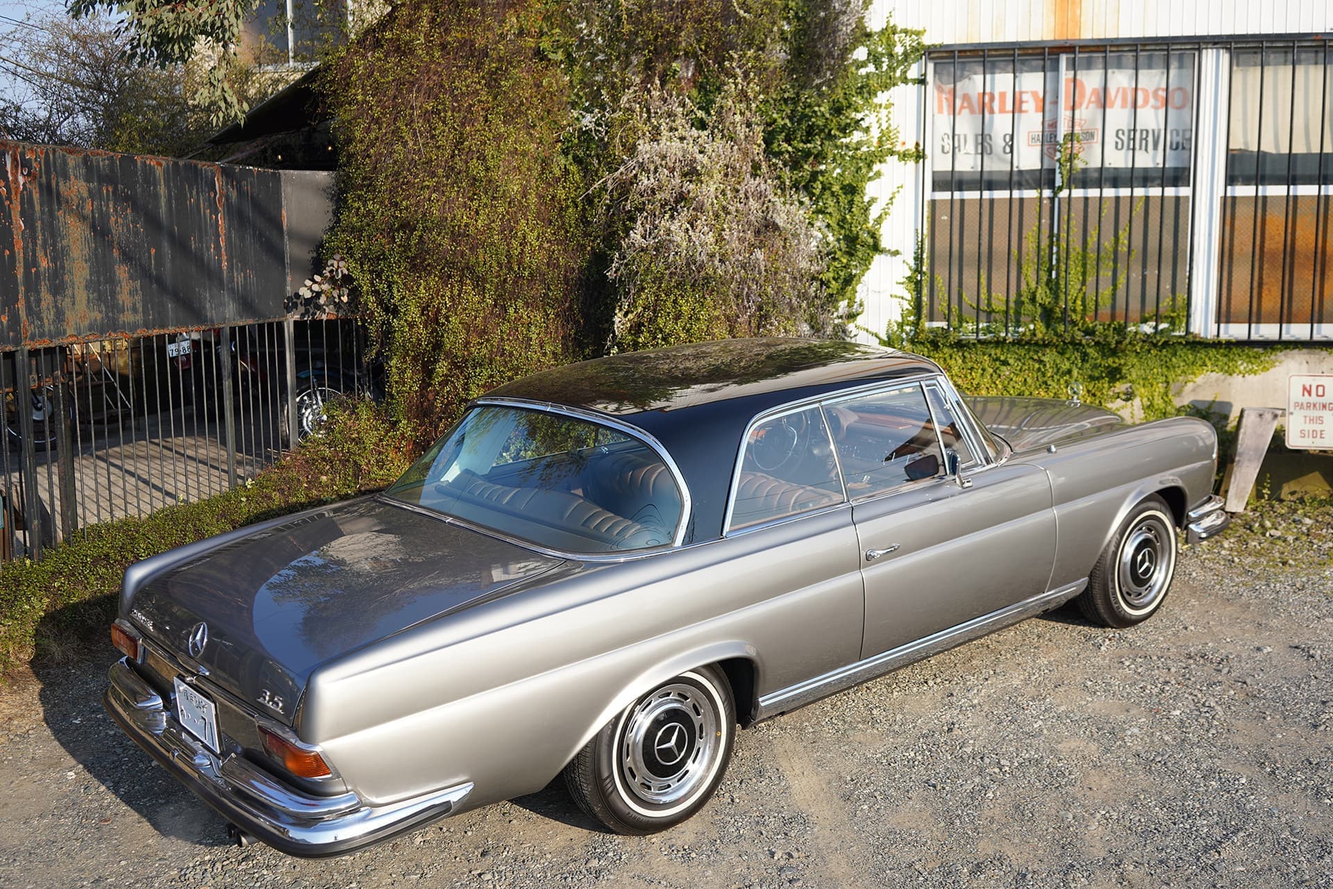 1971_mercedes-benz_w111_280_se3.5_coupe_03.jpg